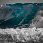 Учени: Височината на вълните в световния океан се увеличава