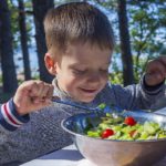 Как да научим децата си да се хранят здравословно?