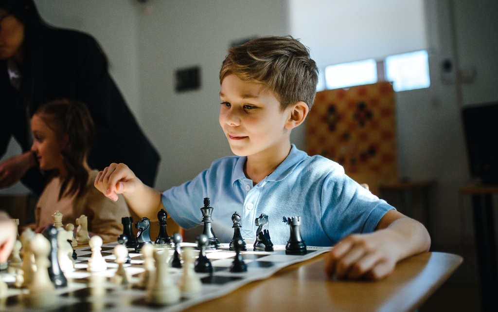 Защо шахът е полезен за децата?