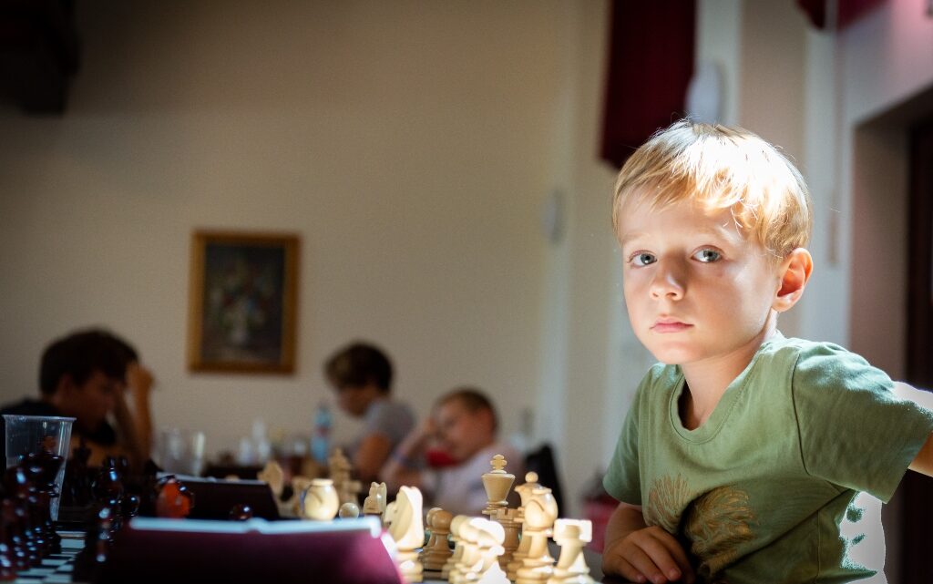 Защо шахът е полезен за децата?