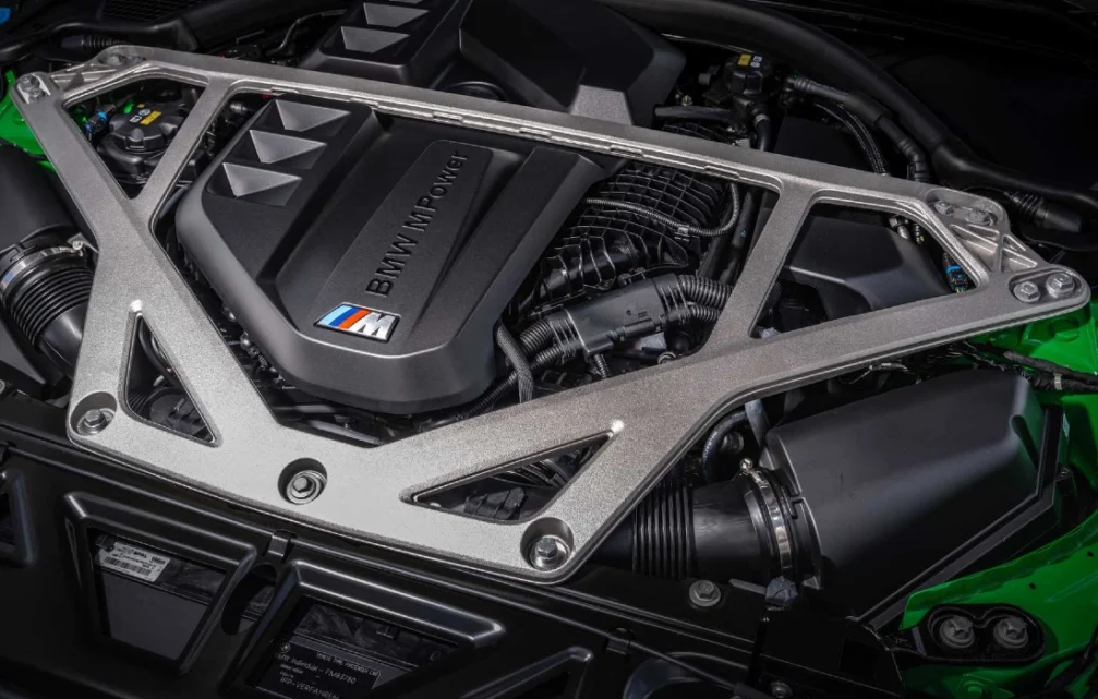 BMW представи новото M3 CS