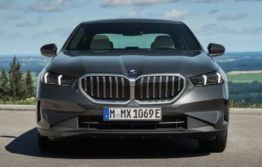 BMW представи два нови плъгин хибрида: 530e и 550e